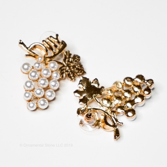 ORNAMENTAL STONE Lacey Grape Cluster Faux Pearl - Picture 5 of 8